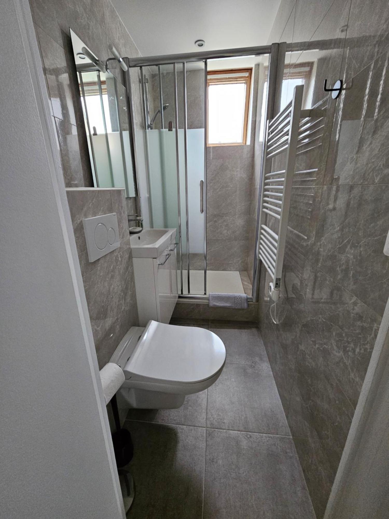 Residence Hotel Les Josephines Rueil-Malmaison Luaran gambar